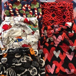 Bundle of LuLaRoe holiday leggings